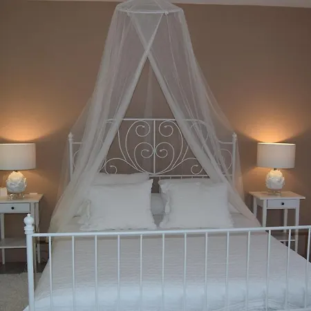 Villa Ste Maxima,wifi, Heated Pool, Garden, Sea Views